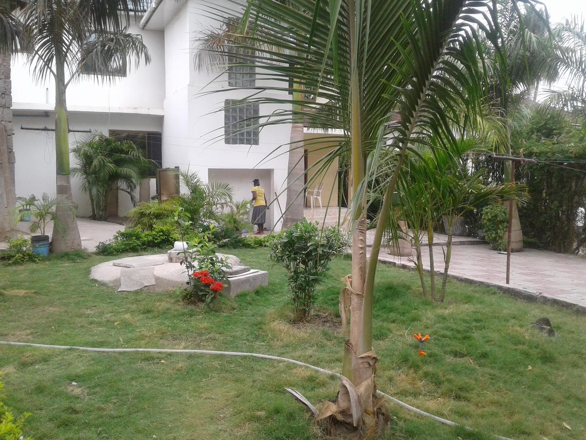 Ostello Jj & Je Family House Dar es Salaam Esterno foto