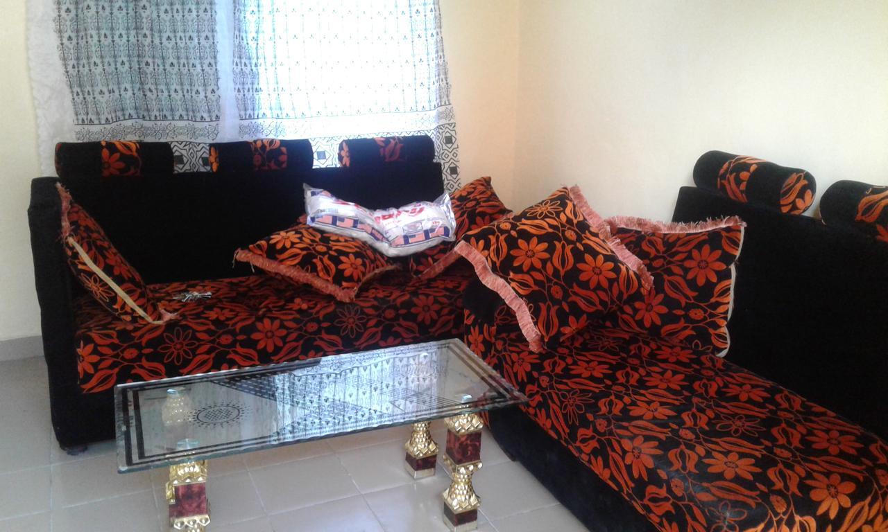 Ostello Jj & Je Family House Dar es Salaam Esterno foto