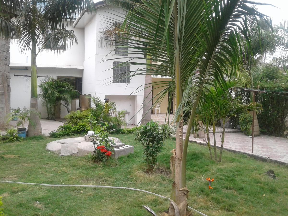 Ostello Jj & Je Family House Dar es Salaam Esterno foto