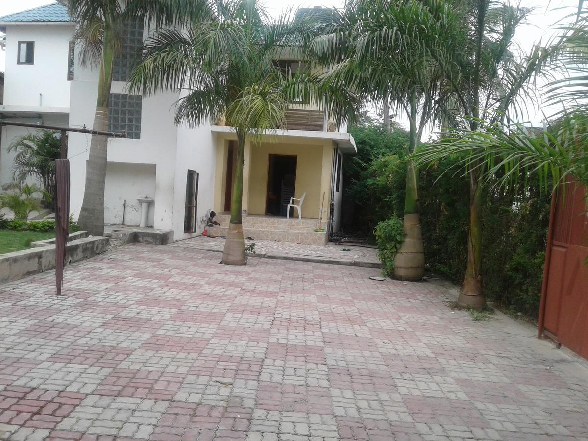 Ostello Jj & Je Family House Dar es Salaam Esterno foto